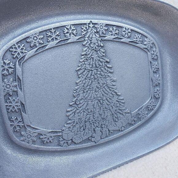 Wilton Armetale Pewter Tree/Snowflake Bread Dish Item #205465 - Picture 4 of 15
